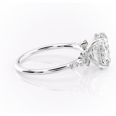 Inel de logodnă Elaris din aur Alb 14kt cu moissanite tăietură ovală – Pietre laterale rafinată pentru profil înalt | Personalizează și configurează gratuit online [1]