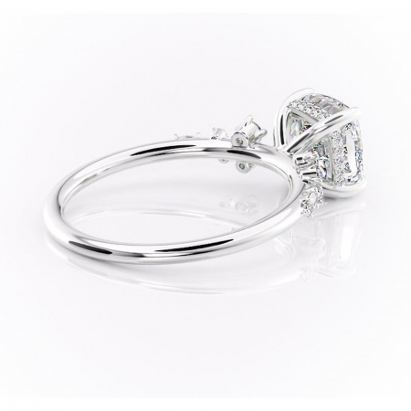 Inel de logodnă Elaris din aur Alb 14kt cu moissanite tăietură pernă – Pietre laterale rafinată pentru profil înalt | Personalizează și configurează gratuit online [2]