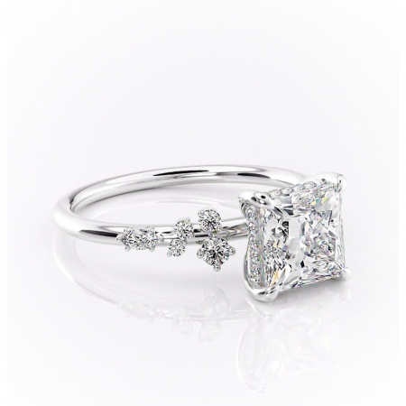 Princess - Inel de logodnă Elaris din aur Alb 14kt cu moissanite tăietură princess – Pietre laterale rafinată pentru profil înalt | Personalizează și configurează gratuit online