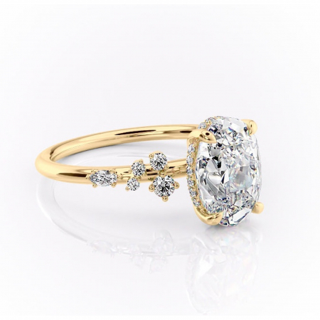 Ovală - Inel de logodnă Elaris din aur Galben 18kt cu moissanite tăietură ovală – Pietre laterale rafinată pentru profil înalt | Personalizează și configurează gratuit online