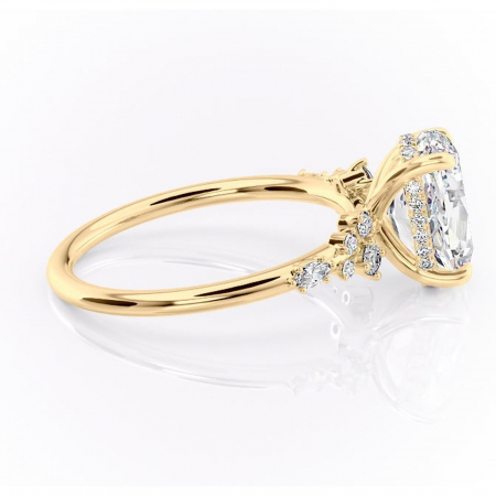 Inel de logodnă Elaris din aur Galben 18kt cu moissanite tăietură ovală – Pietre laterale rafinată pentru profil înalt | Personalizează și configurează gratuit online [1]