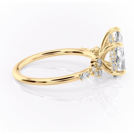 Inel de logodnă Elaris din aur Galben 18kt cu moissanite tăietură pară – Pietre laterale rafinată pentru profil înalt | Personalizează și configurează gratuit online [1]