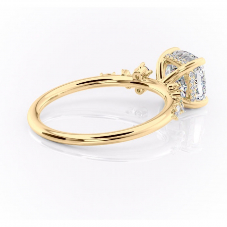 Inel de logodnă Elaris din aur Galben 14kt cu moissanite tăietură pernă – Pietre laterale rafinată pentru profil înalt | Personalizează și configurează gratuit online [2]
