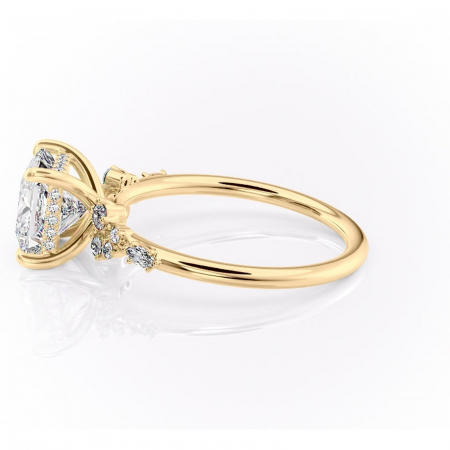 Inel de logodnă Elaris din aur Galben 14kt cu moissanite tăietură princess – Pietre laterale rafinată pentru profil înalt | Personalizează și configurează gratuit online [5]