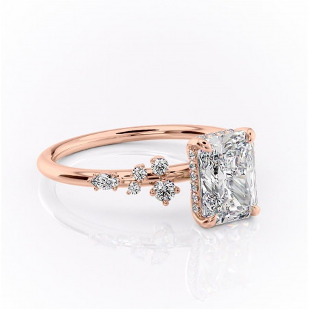 Aur roz - Inel de logodnă Elaris din aur Rose 18kt cu moissanite tăietură radiantă – Pietre laterale rafinată pentru profil înalt | Personalizează și configurează gratuit online