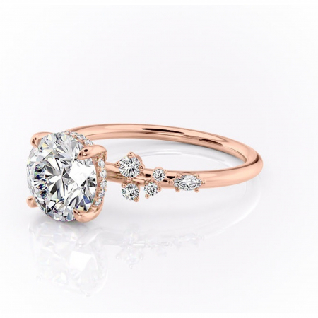 Inel de logodnă Elaris din aur Rose 14kt cu moissanite tăietură rotundă – Pietre laterale rafinată pentru profil înalt | Personalizează și configurează gratuit online [6]