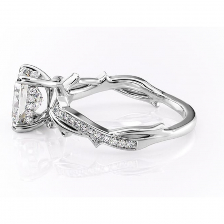 Inel de logodnă Eleanor din aur Alb 14kt cu moissanite tăietură pernă – Montură pavé rafinată pentru profil mediu | Personalizează și configurează gratuit online [5]