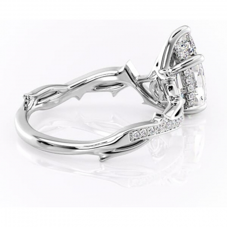 Inel de logodnă Eleanor din aur Alb 18kt cu moissanite tăietură pară – Montură pavé rafinată pentru profil mediu | Personalizează și configurează gratuit online [2]