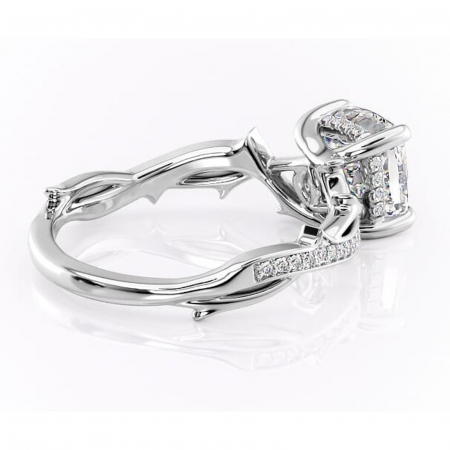 Inel de logodnă Eleanor din aur Alb 14kt cu moissanite tăietură pernă – Montură pavé rafinată pentru profil mediu | Personalizează și configurează gratuit online [2]