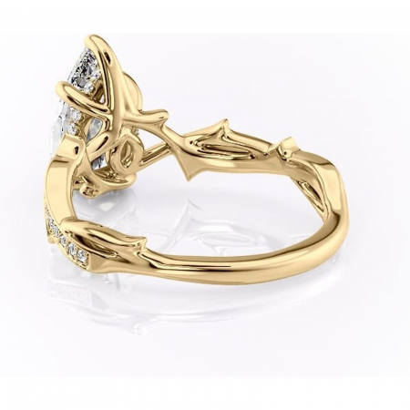 Inel de logodnă Eleanor din aur Galben 18kt cu moissanite tăietură pară – Montură pavé rafinată pentru profil mediu | Personalizează și configurează gratuit online [3]