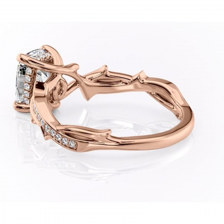 Inel de logodnă Eleanor din aur Rose 14kt cu moissanite tăietură pernă – Montură pavé rafinată pentru profil mediu | Personalizează și configurează gratuit online [4]