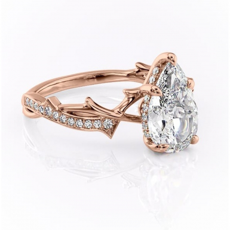 18K - Inel de logodnă Eleanor din aur Rose 18kt cu moissanite tăietură pară – Montură pavé rafinată pentru profil mediu | Personalizează și configurează gratuit online