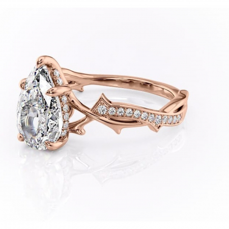 Inel de logodnă Eleanor din aur Rose 18kt cu moissanite tăietură pară – Montură pavé rafinată pentru profil mediu | Personalizează și configurează gratuit online [6]