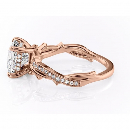 Inel de logodnă Eleanor din aur Rose 14kt cu moissanite tăietură princess – Montură pavé rafinată pentru profil mediu | Personalizează și configurează gratuit online [5]