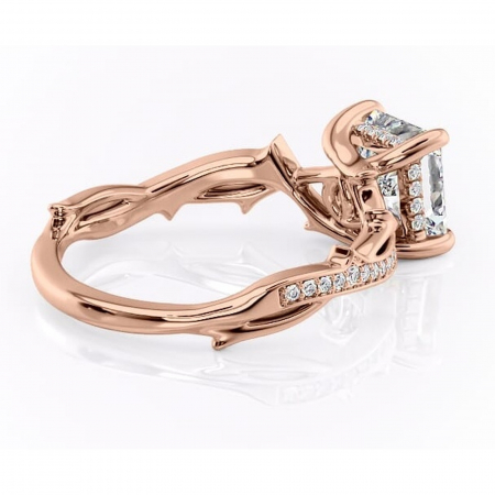 Inel de logodnă Eleanor din aur Rose 14kt cu moissanite tăietură princess – Montură pavé rafinată pentru profil mediu | Personalizează și configurează gratuit online [2]