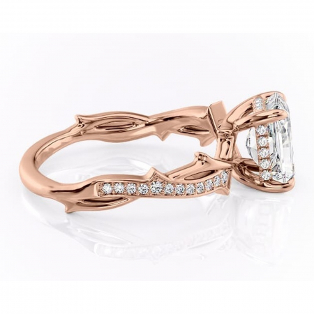 Inel de logodnă Eleanor din aur Rose 14kt cu moissanite tăietură radiantă – Montură pavé rafinată pentru profil mediu | Personalizează și configurează gratuit online [1]