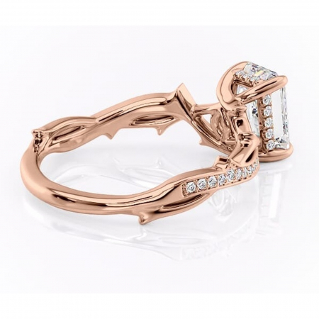 Inel de logodnă Eleanor din aur Rose 14kt cu moissanite tăietură radiantă – Montură pavé rafinată pentru profil mediu | Personalizează și configurează gratuit online [2]