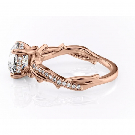 Inel de logodnă Eleanor din aur Rose 14kt cu moissanite tăietură rotundă – Montură pavé rafinată pentru profil mediu | Personalizează și configurează gratuit online [5]