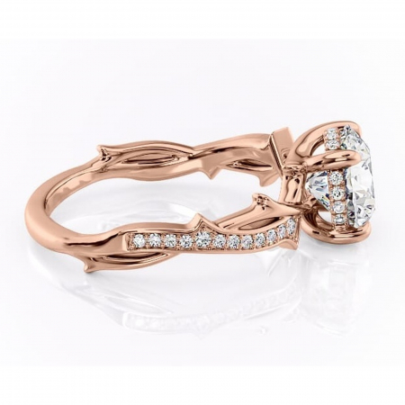 Inel de logodnă Eleanor din aur Rose 14kt cu moissanite tăietură rotundă – Montură pavé rafinată pentru profil mediu | Personalizează și configurează gratuit online [1]