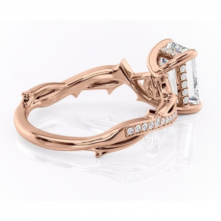 Inel de logodnă Eleanor din aur Rose 14kt cu moissanite tăietură smarald – Montură pavé rafinată pentru profil mediu | Personalizează și configurează gratuit online [2]
