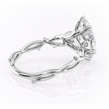 Inel de logodnă Elira din aur Alb 14kt cu moissanite tăietură marquise – Montură cu trei pietre rafinată pentru profil mediu | Personalizează și configurează gratuit online [2]