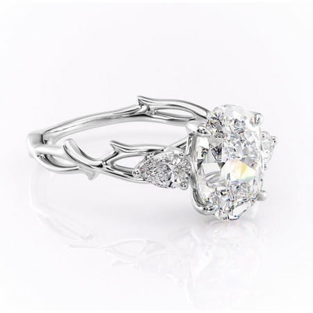 Ovală - Inel de logodnă Elira din aur Alb 14kt cu moissanite tăietură ovală – Montură cu trei pietre rafinată pentru profil mediu | Personalizează și configurează gratuit online