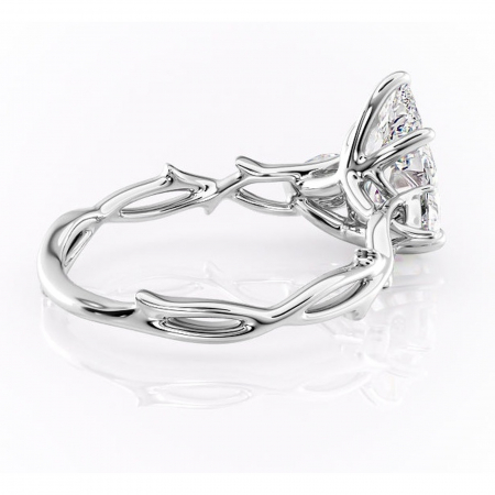 Inel de logodnă Elira din aur Alb 14kt cu moissanite tăietură pară – Montură cu trei pietre rafinată pentru profil mediu | Personalizează și configurează gratuit online [2]