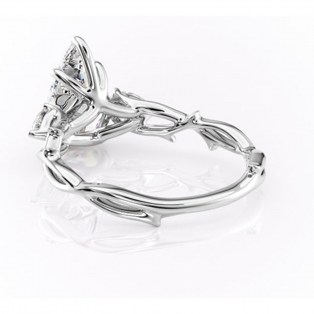 Inel de logodnă Elira din aur Alb 14kt cu moissanite tăietură pară – Montură cu trei pietre rafinată pentru profil mediu | Personalizează și configurează gratuit online [3]