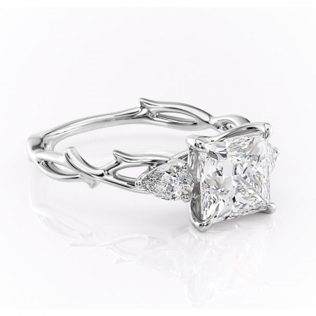 Princess - Inel de logodnă Elira din aur Alb 14kt cu moissanite tăietură princess – Montură cu trei pietre rafinată pentru profil mediu | Personalizează și configurează gratuit online