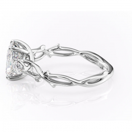 Inel de logodnă Elira din aur Alb 14kt cu moissanite tăietură radiantă – Montură cu trei pietre rafinată pentru profil mediu | Personalizează și configurează gratuit online [5]