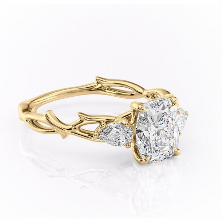 Pernă alungită - Inel de logodnă Elira din aur Galben 14kt cu moissanite tăietură asscher – Montură cu trei pietre rafinată pentru profil mediu | Personalizează și configurează gratuit online