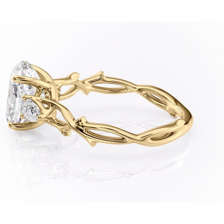 Inel de logodnă Elira din aur Galben 14kt cu moissanite tăietură ovală – Montură cu trei pietre rafinată pentru profil mediu | Personalizează și configurează gratuit online [5]