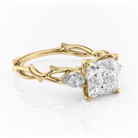 Aur galben - Inel de logodnă Elira din aur Galben 18kt cu moissanite tăietură princess – Montură cu trei pietre rafinată pentru profil mediu | Personalizează și configurează gratuit online