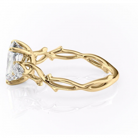 Inel de logodnă Elira din aur Galben 18kt cu moissanite tăietură smarald – Montură cu trei pietre rafinată pentru profil mediu | Personalizează și configurează gratuit online [5]