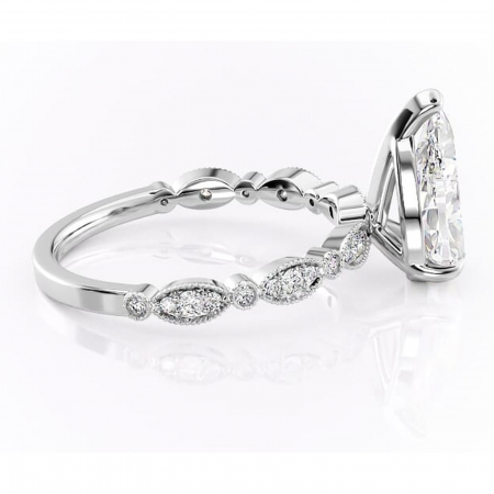 Inel de logodnă Elowen din aur Alb 14kt cu moissanite tăietură pară – Pietre laterale rafinată pentru profil înalt | Personalizează și configurează gratuit online [1]