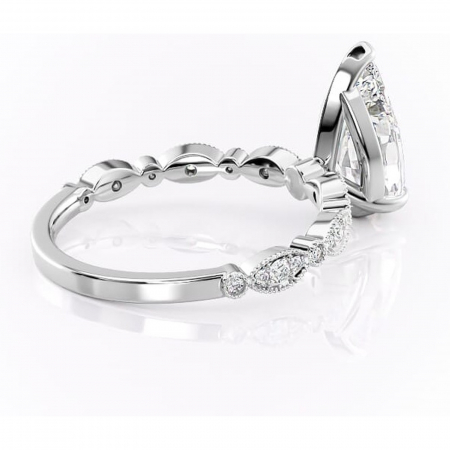 Inel de logodnă Elowen din aur Alb 14kt cu moissanite tăietură pară – Pietre laterale rafinată pentru profil înalt | Personalizează și configurează gratuit online [2]