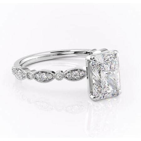 Radiantă - Inel de logodnă Elowen din aur Alb 14kt cu moissanite tăietură radiantă – Pietre laterale rafinată pentru profil înalt | Personalizează și configurează gratuit online