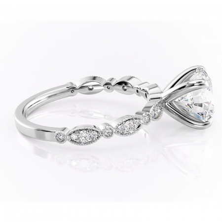 Inel de logodnă Elowen din aur Alb 14kt cu moissanite tăietură rotundă – Pietre laterale rafinată pentru profil înalt | Personalizează și configurează gratuit online [1]