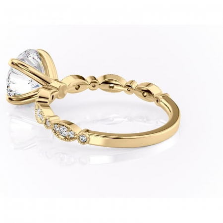 Inel de logodnă Elowen din aur Galben 14kt cu moissanite tăietură rotundă – Pietre laterale rafinată pentru profil înalt | Personalizează și configurează gratuit online [4]