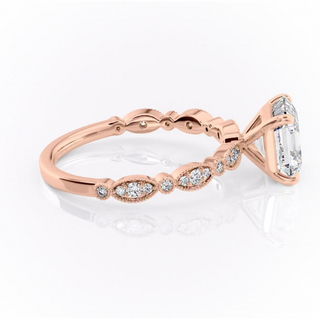 Inel de logodnă Elowen din aur Rose 18kt cu moissanite tăietură asscher – Pietre laterale rafinată pentru profil înalt | Personalizează și configurează gratuit online [1]