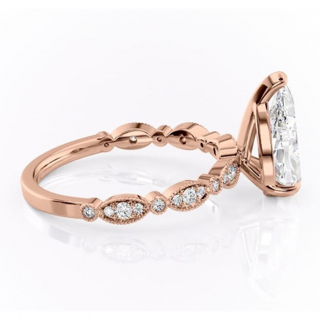 Inel de logodnă Elowen din aur Rose 18kt cu moissanite tăietură pară – Pietre laterale rafinată pentru profil înalt | Personalizează și configurează gratuit online [1]