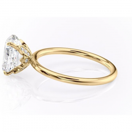 Inel de logodnă Emerald din aur Galben 14kt cu moissanite tăietură ovală – Solitar rafinată pentru profil înalt | Personalizează și configurează gratuit online [5]