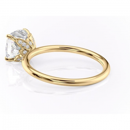 Inel de logodnă Emerald din aur Galben 14kt cu moissanite tăietură pernă – Solitar rafinată pentru profil înalt | Personalizează și configurează gratuit online [4]