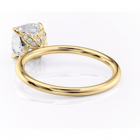 Inel de logodnă Emerald din aur Galben 14kt cu moissanite tăietură pernă – Solitar rafinată pentru profil înalt | Personalizează și configurează gratuit online [3]