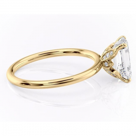Inel de logodnă Emerald din aur Galben 14kt cu moissanite tăietură smarald – Solitar rafinată pentru profil înalt | Personalizează și configurează gratuit online [1]