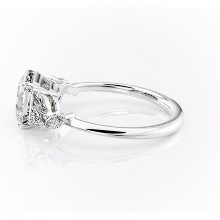 Inel de logodnă Emmeline din aur Alb 14kt cu moissanite tăietură asscher – Pietre laterale rafinată pentru profil mediu | Personalizează și configurează gratuit online [5]