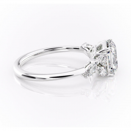 Inel de logodnă Emmeline din aur Alb 14kt cu moissanite tăietură asscher – Pietre laterale rafinată pentru profil mediu | Personalizează și configurează gratuit online [1]