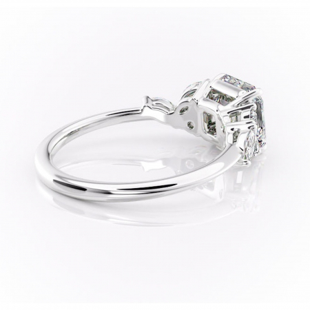 Inel de logodnă Emmeline din aur Alb 14kt cu moissanite tăietură asscher – Pietre laterale rafinată pentru profil mediu | Personalizează și configurează gratuit online [2]