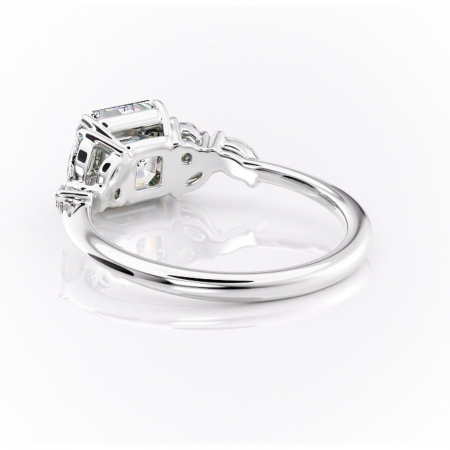 Inel de logodnă Emmeline din aur Alb 14kt cu moissanite tăietură asscher – Pietre laterale rafinată pentru profil mediu | Personalizează și configurează gratuit online [3]