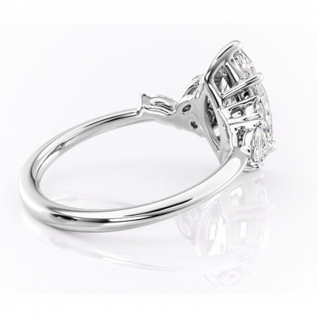 Inel de logodnă Emmeline din aur Alb 14kt cu moissanite tăietură marquise – Pietre laterale rafinată pentru profil mediu | Personalizează și configurează gratuit online [2]